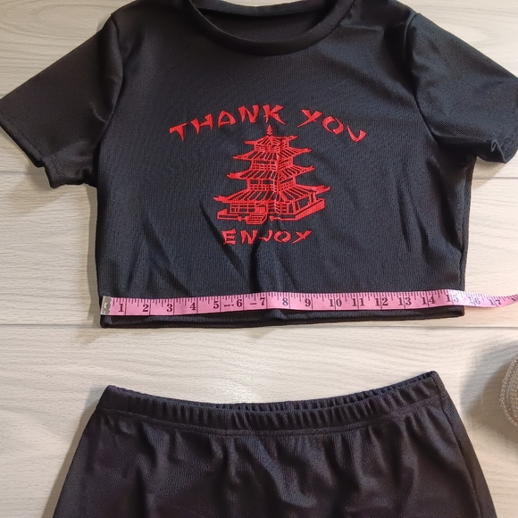 Women Fashion Plus Size Printed Round Neck Short Sleeve Crop Top Shorts Two-Piec - Picture 3 of 9